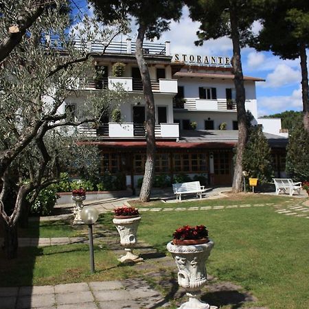 Hotel Ristorante La Bilancia Loreto Aprutino Zewnętrze zdjęcie