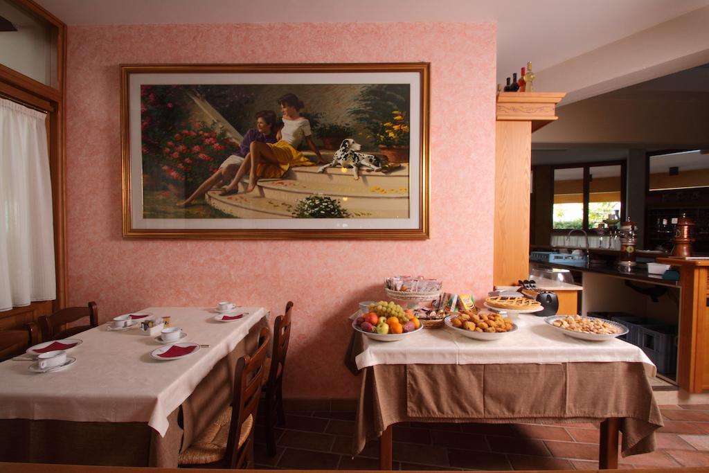 Hotel Ristorante La Bilancia Loreto Aprutino Zewnętrze zdjęcie